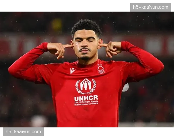 诺丁汉森林36分距降级区4分，怀特12球成保级关键先生